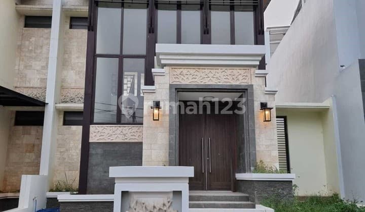 Disewakan Rumah 2 Lantai Lokasi Strategis dan Nyaman Taman Simpruk