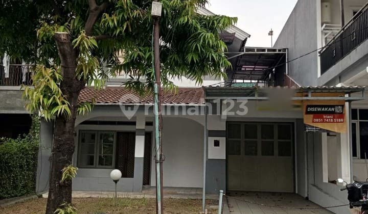Disewakan Rumah Lokasi Strategis dan Asri Meadow Green Lippo Cikarang