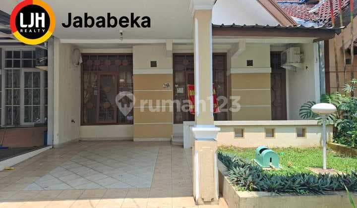 Sewa Rumah Cluster Beverly Harga Terjangkau - Kosongan & Siap Huni