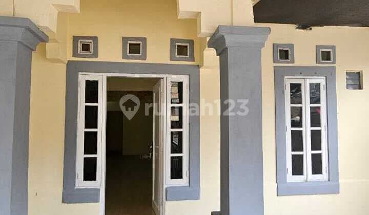 Nice & Well-Maintained Jababeka Cikarang Baru House - Comfortable Environment!