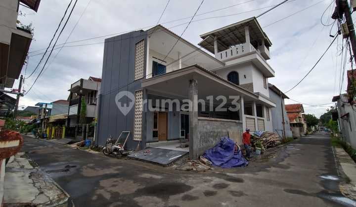 Rumah Kost 10Br Strategis Terenovasi di Perumahan Batan Indah Bsd