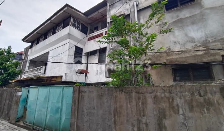 For Rent - 3-Storey Large & Strategic House on Jalan Cokroaminoto - Denpasar, Rent House, Cokroaminoto Main Road Denpasar - Denpasar