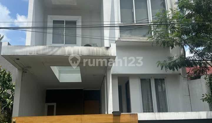 Rumah 2 Lantai Full Furnished di Kencana Loka BSD, Tangerang Selatan