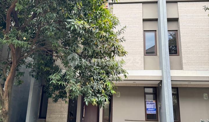 Rumah Multifungsi 3 Lantai di Regentown BSD, Tangerang Selatan