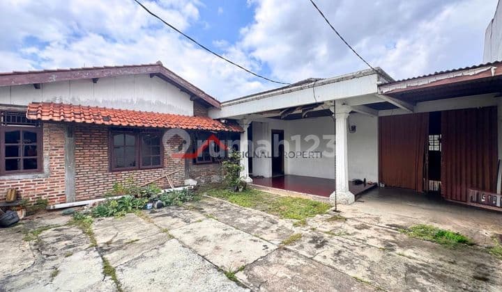 Rumah Lama Hitung Tanah Lokasi Strategis Area Bintaro Jakarta Selatan