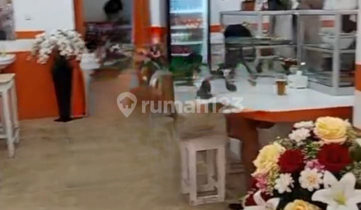 Disewakan /Take Over Warteg di Pinggir Jalan Raya Sunter