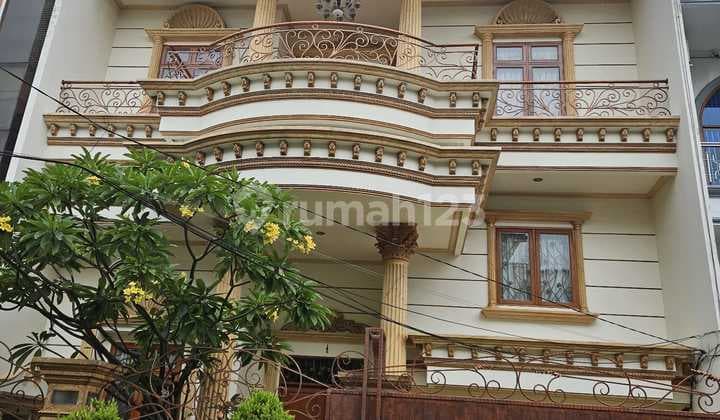 Dijual Rumah American Clasic di Sunter