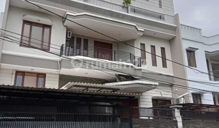 For Sale House In Sunter With Swimming Pool