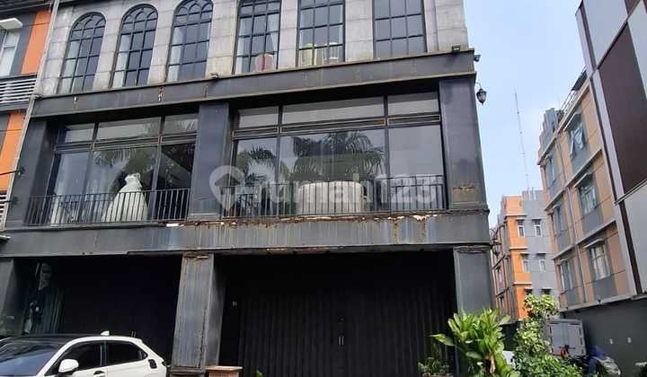 Disewakan/Dijual Ruko Gandeng di Kemayoran