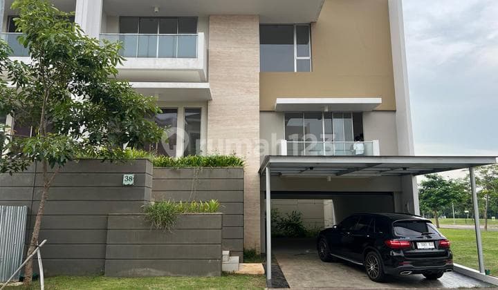 Dijual Rumah Golf Island Pik, Jakut Cluster Symphony Luas Tanah = 240 M2 (12X20) Luas Bangunan = 435 M2 Kamar Tidur = 4 + 1 Kamar Mandi = 4 + 1 Hadap Bangunan = Selatan Kapasitas Listrik = 4400 Status = PPJB Siap AJB Harga Rp 10M ( bisa Nego )