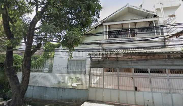 Duri Kepa..Dekat Kelurahan..Jalan Raya.. Lt 300 Lb 550 Ktidur 5 Kmandi 3 Kt Art 1 Kmnd Art 1 Garasi 2 Mobil Carport 2 Mobil Hadap Selatan PLN 5500 Watt Air Sumur + PDAM Harga Sewa 225Jt/ Th Nego Minimal Sewa 5 Tahun