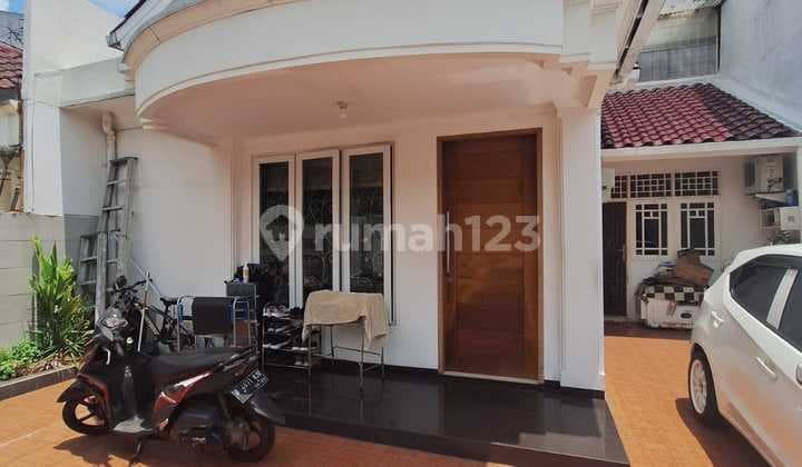 For Sale Taman Surya House - Cengkareng. Land Size 9x20, 1.5 Floors, 4+1 Bedrooms, 2+1 Bathrooms, South Facing, Piped Water, SHM Certificate. Price Reduced to 3.15 M.