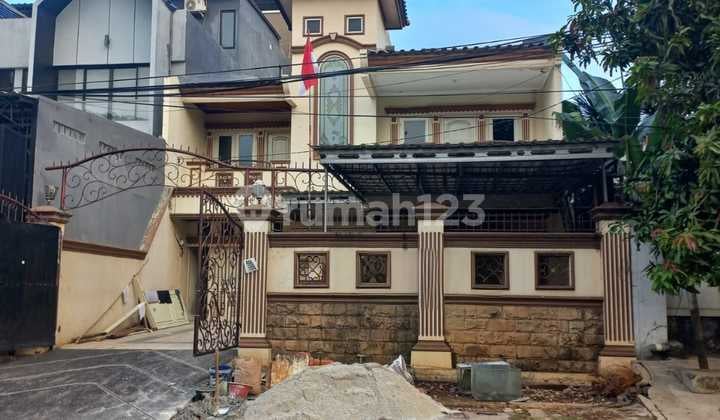 Dijual Rumah di komplek Carina Sayang - Bojong, Cengkareng LT.200M2 (10X20) LB.260M2 KT.4+1 KM.4 4.400 watt PAM Lantai Marmer Hadap Utara Jalan Lebar Harga Jual 3,2M