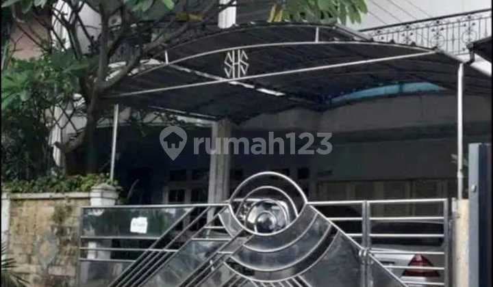 Dijual Rumah Taman Kebon Jeruk Intercon Srengseng..Blok Bagus Depan.. Kembangan Jakarta Barat PLN 11.000 Watt LT 300 M2 LB 425. M2 2 Lantai KT 5 + 1 KM 5 + 1 Garasi 2 Carport 2 Harga 9 M bisa Nego