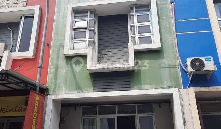 Dijual Ruko sangat prospek dan sangat strategis dan menarik buat investasi bisnis di Bukit Cimanggu City BOGOR. LB 72 SHGB Harga 1.250M nego Seberang Hotel Icon Bogor.