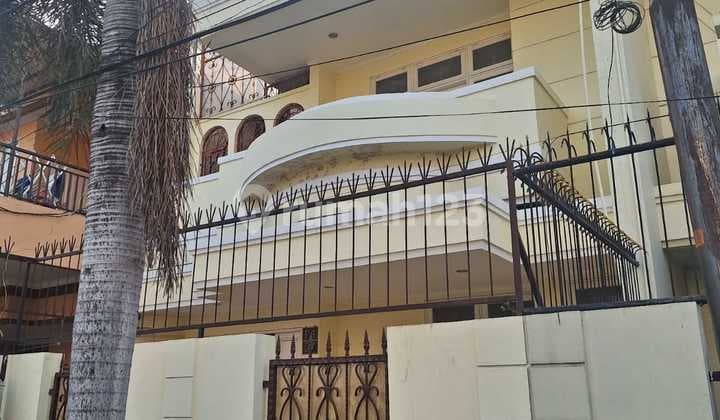 Disewakan Rumah Green Garden LT 144 M2 (8X18) LB 208 M2 2 Lantai Kt 3+1 Km 2+1 SHM Kosongan Tanpa AC + Furnished Harga 100 Jt Per Thn ( Min 2 Thn )