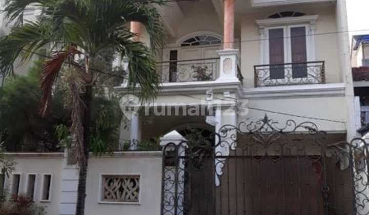 Harga sewa rumah turun Rumah Mewah Sejuk Strategis di Sunrise Garden Jakarta Barat DiSewakan Rumah JL. TAMAN SURYA - Jakarta Barat LT 235 LB 335 KT 5 KM 4 Dimensi 11 x 21.5 Listrik 4400 SHM Hadap Barat Daya Harga 163jt/thn