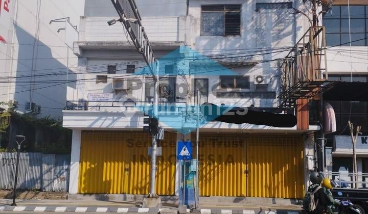 Jual 2 ruko jejer jl raya Sultan Agung Jember,dekat alun alun Jember