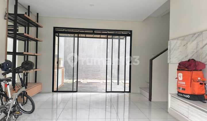 Rumah 2 Lantai Bagus di Kota Baru Parahyangan Tatar Tarubhawana