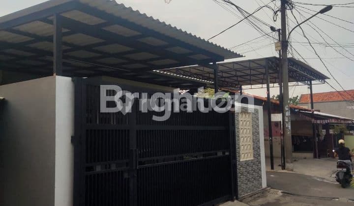 House in Bambu Apus Pamulang Tangsel, Strategic, Flood-Free, Semi-Furnished.