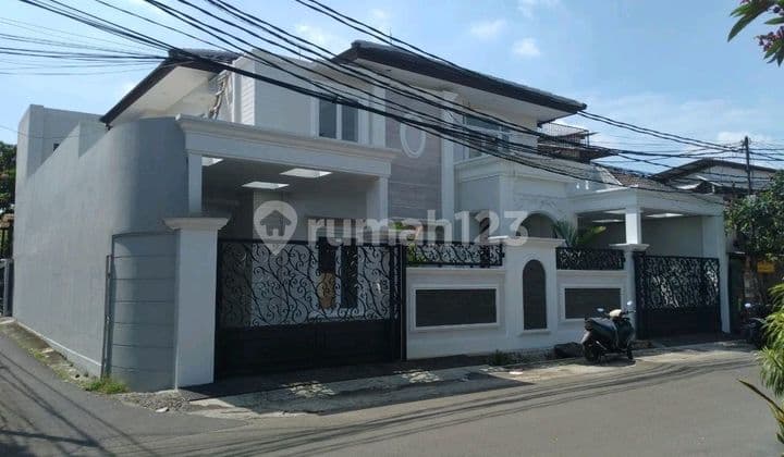 Fully Renovated Luxury House Tebet Timur Jakarta Selatan Hook Strategis Siap Huni