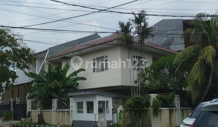 Rumah Komplek Posisi Hook Pulomas Jakarta Timur Strategis Bebas Banjir