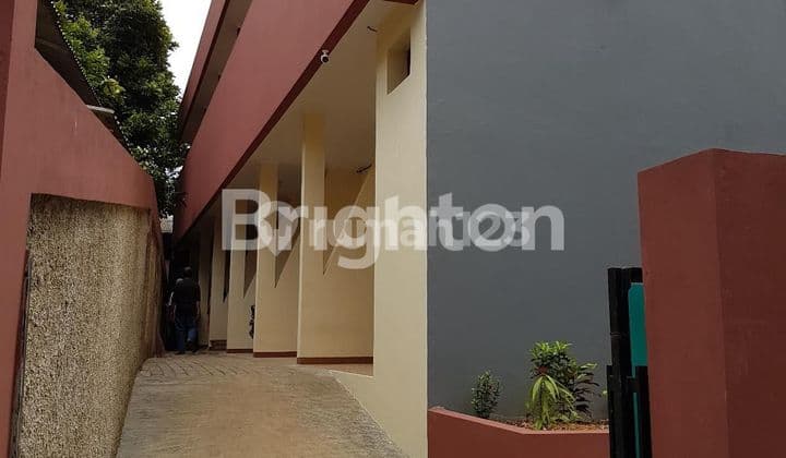 RUMAH KONTRAKAN 2 Lt 12 PINTU KALISARI PASAR REBO JAKARTA TIMUR STRATEGIS