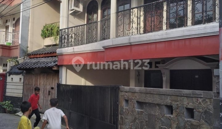 Rumah 2 Lantai Kebon Baru Tebet Jakarta Selatan Strategis Bebas Banjir Murah Terjangkau