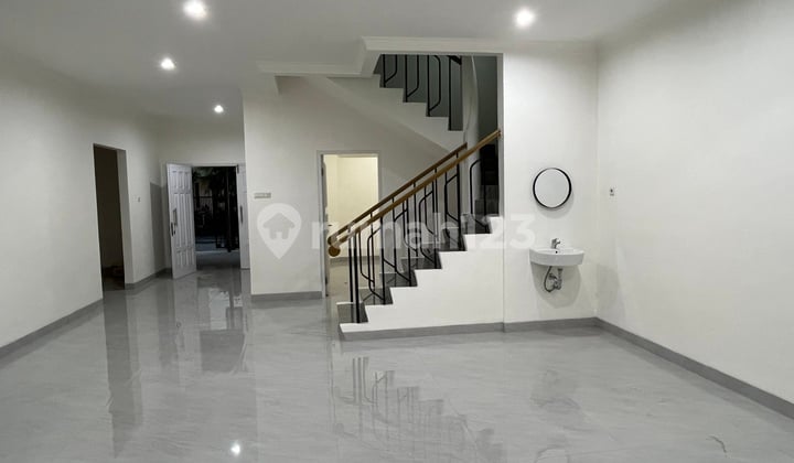 Disewakan Rumah Bagus Rapi 2 Lantai Di Janur Elok Kelapa Gading Sudah Renovasi