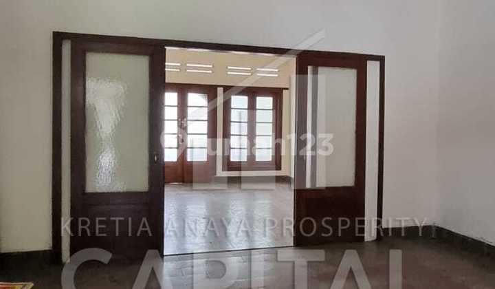 Bangunan Hitung Tanah di Sayap Cipaganti Bandung