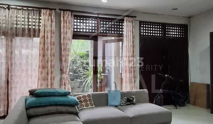 Well-Maintained Fully Furnished House in Bandung City, Pasteur Wing
