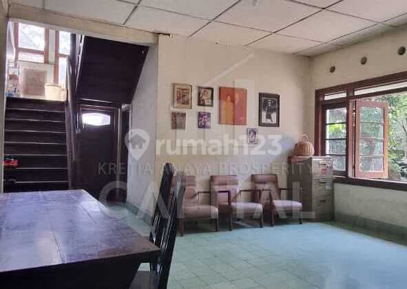 Rare Dutch House with a Spacious Yard in the Cipaganti Wing