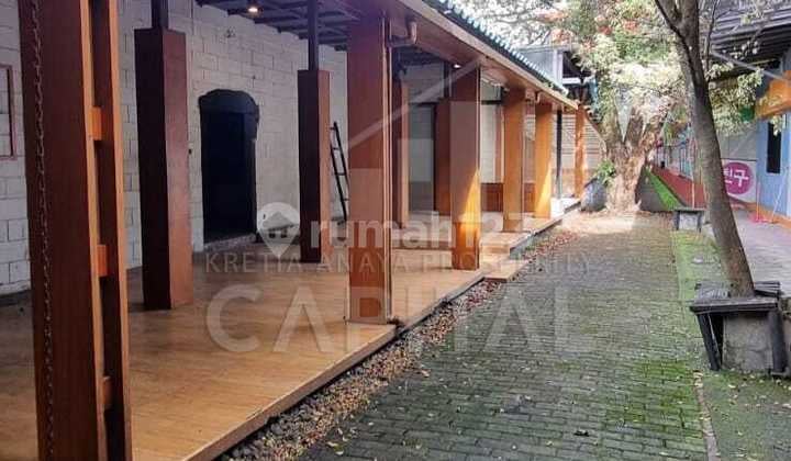 Business Space with Strategic Location Suitable for Cafe or Office in Dago Wing