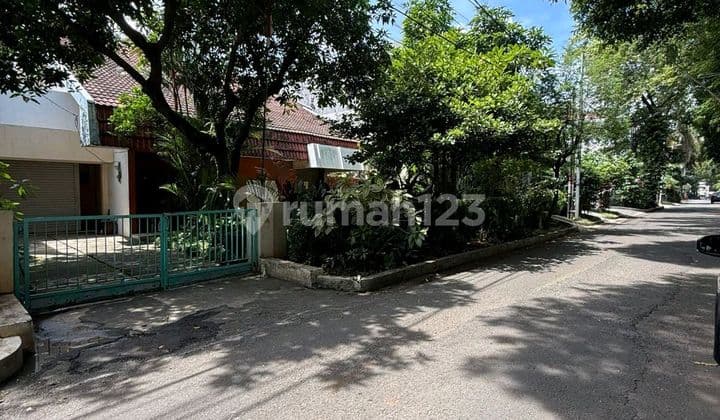 Rumah Hitung Tanah di Kebayoran Baru Jakarta Selatan
