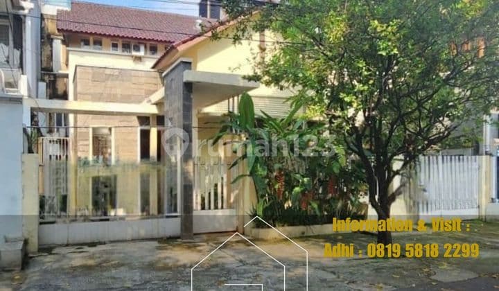 Old House Suitable for Rebuild Prime Location at Hang Lekir Kebayoran Baru