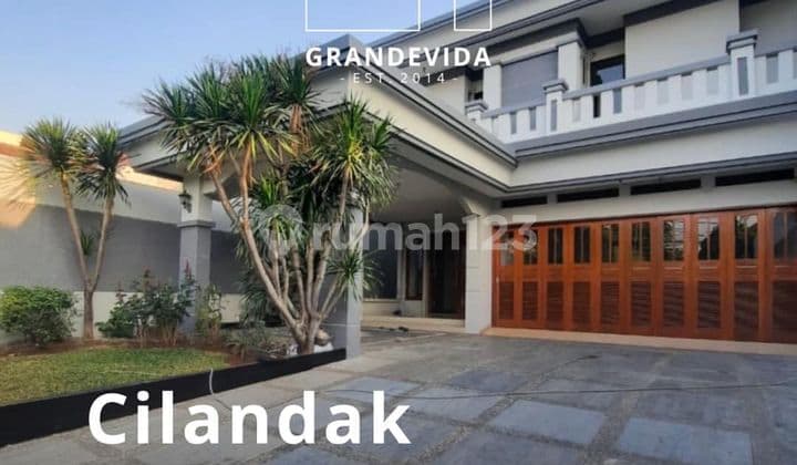 Super Premium Location Modern Minimalist Design Well-Maintained and Move-In Ready Near MRT Station