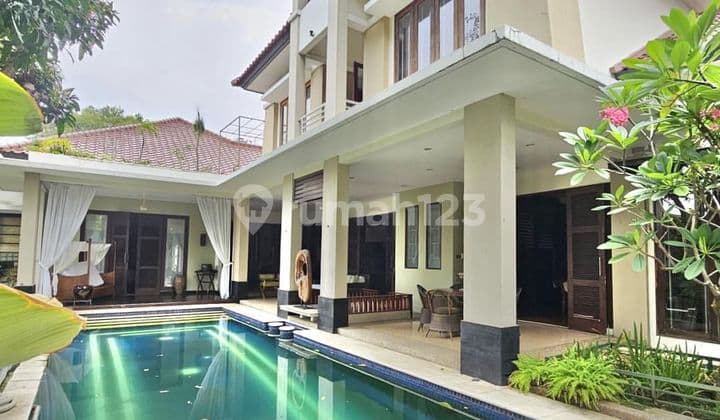 Luxury Resort-Style Home Spacious Land Attractive Price At Kemang Ampera
