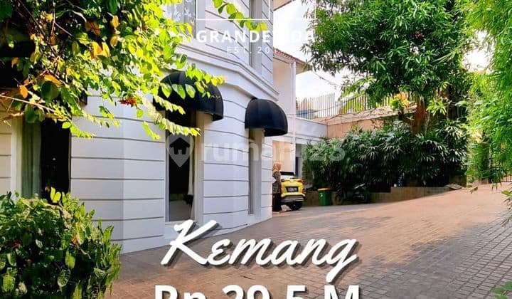 Luxurious Classic House Well-Maintained and Move-In Ready 2-Story Building in Kemang Jeruk Purut