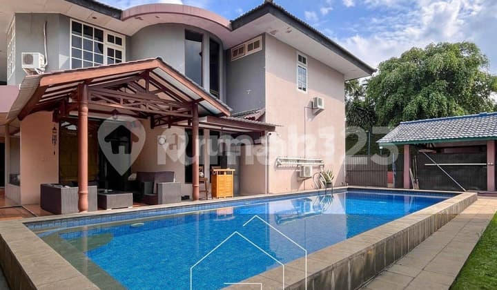 Super Cheap Quick Sale Well-Maintained and Move-in Ready House in Abdul Majid Complex Near MRT Station
