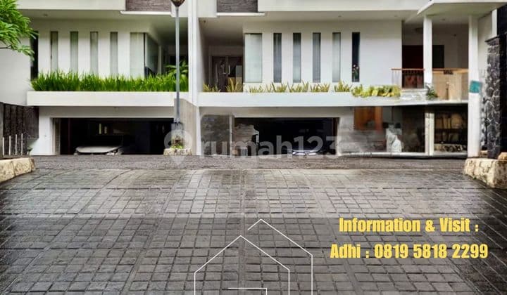 Rumah Dalam Townhouse Jarang Ada Bangunan 3,5 Lantai Plus Rooftop Dekat Mrt