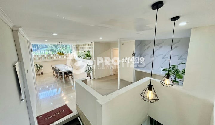 Dijual cepat kost dekat Kampus UI Universitas Indonesia 3 lantai 40 kamar + 3 Kios Best Investasi