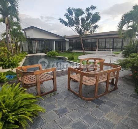 For Sale - Leasehold - Brand New Villa With Huge Garden And Pool In Between Kerobokan And Canggu, Bali