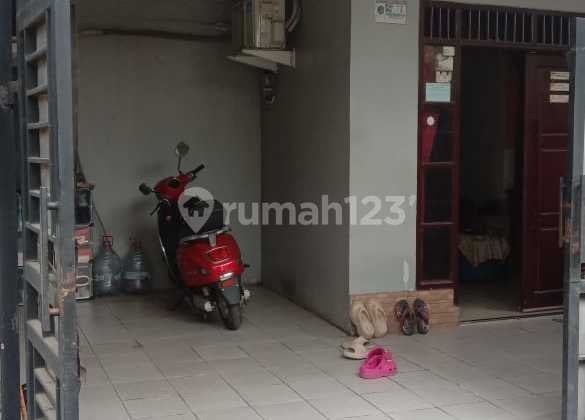 Nice House Unfurnished SHM in Kembangan Selatan, West Jakarta