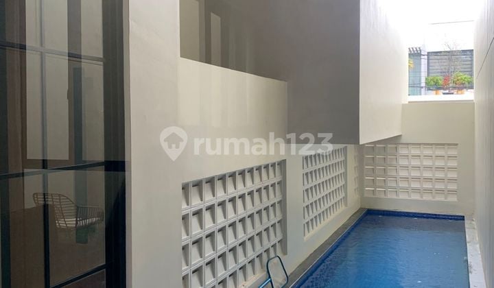 Rumah Kemang Siap Huni Furnish Nyaman Kolam Renang
