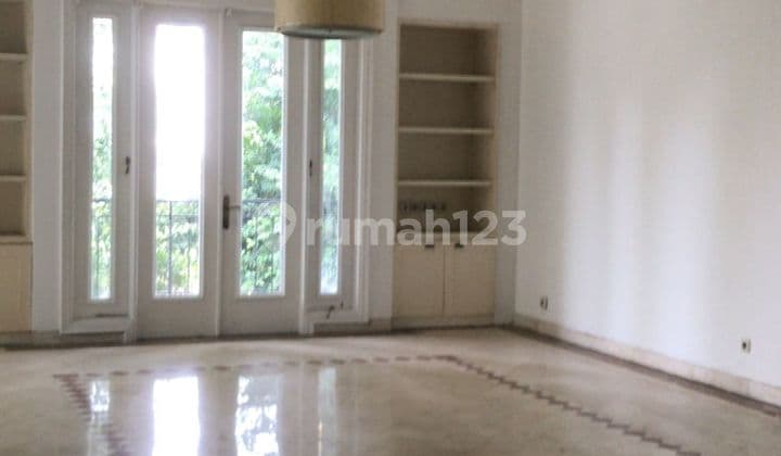 Quick Sale Menteng House, Unfurnished Ready to Occupy.