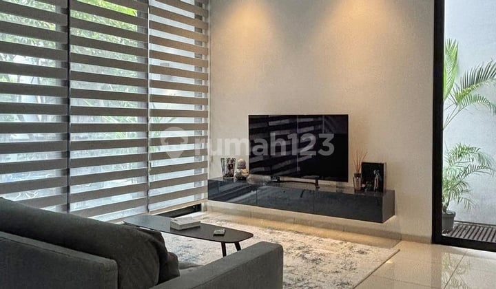 Modern Furnished Townhouse dengan Fasilitas Lengkap di Jakarta Selatan Dekat MRT