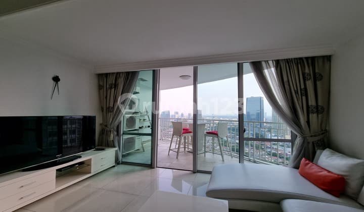 Dijual Apartemen Denpasar Residences 3 Kamar Tidur Furnished Bagus