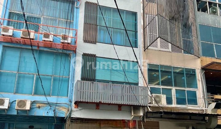 Dijual Ruko 4 Lantai Sudah Renov di Manyar Kertoarjo
