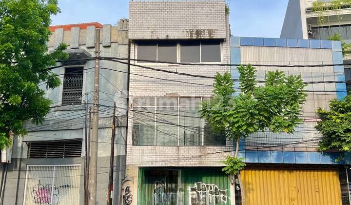 For Sale/ Rent 4-Story Shop House on Jalan Pahlawan
