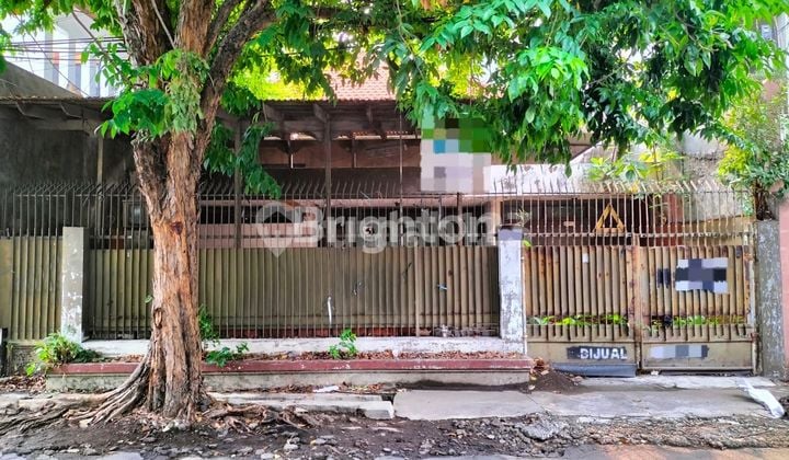 RUMAH TENGAH KOTA KAWASAN EMAS SURABAYA POSISI NOL JALAN RAYA